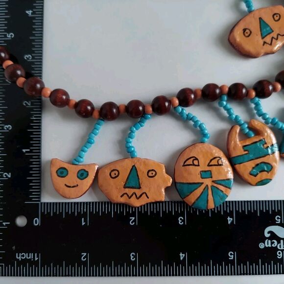Vtg Hand Painted Wood Face Charm Necklace Southwest Tribal Mask Boho Bead Dangle - Picture 16 of 16